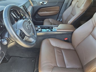 2024 Volvo XC60 B5 Plus Dark Theme