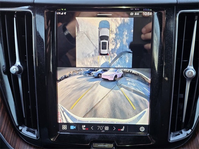 2024 Volvo XC60 B5 Plus Dark Theme