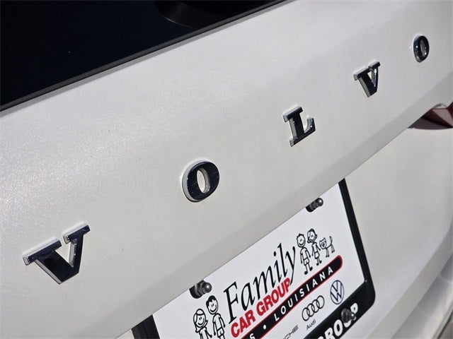 2024 Volvo XC60 B5 Plus Dark Theme