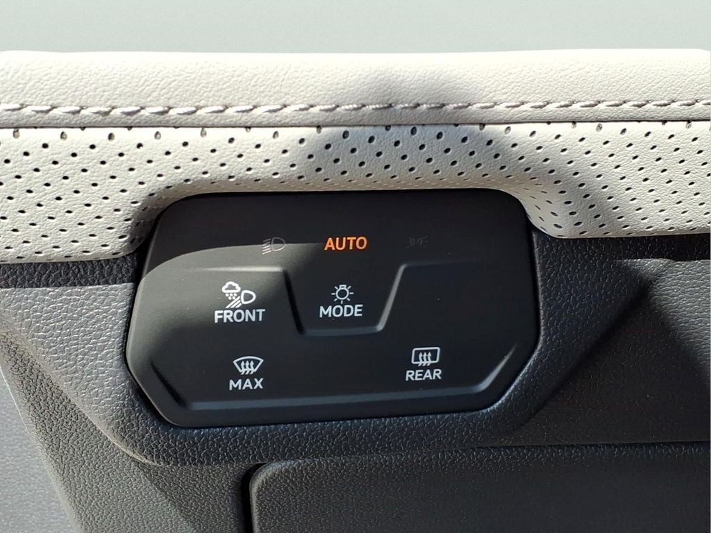 2024 Volkswagen Atlas 2.0T Peak Edition SEL