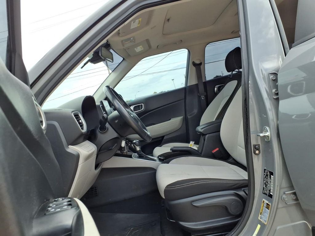 2022 Hyundai Venue SEL