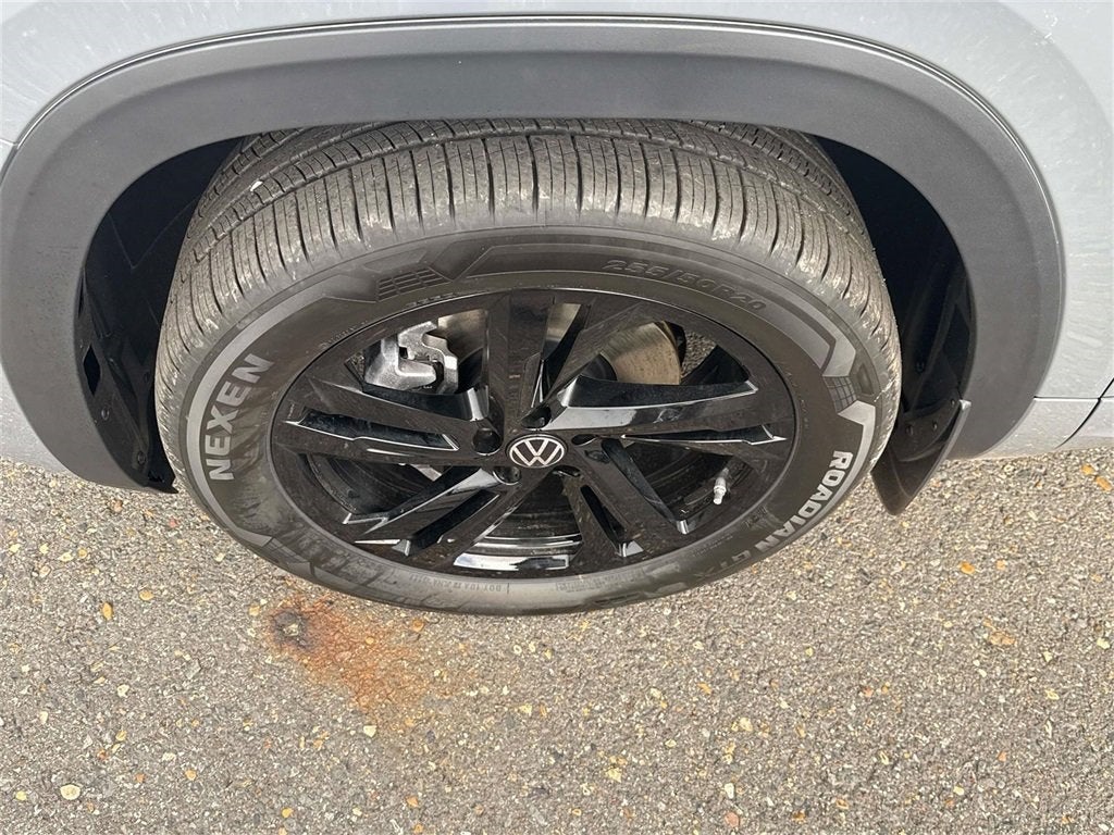 2026 Volkswagen Atlas Cross Sport 2.0T SEL R-Line Black