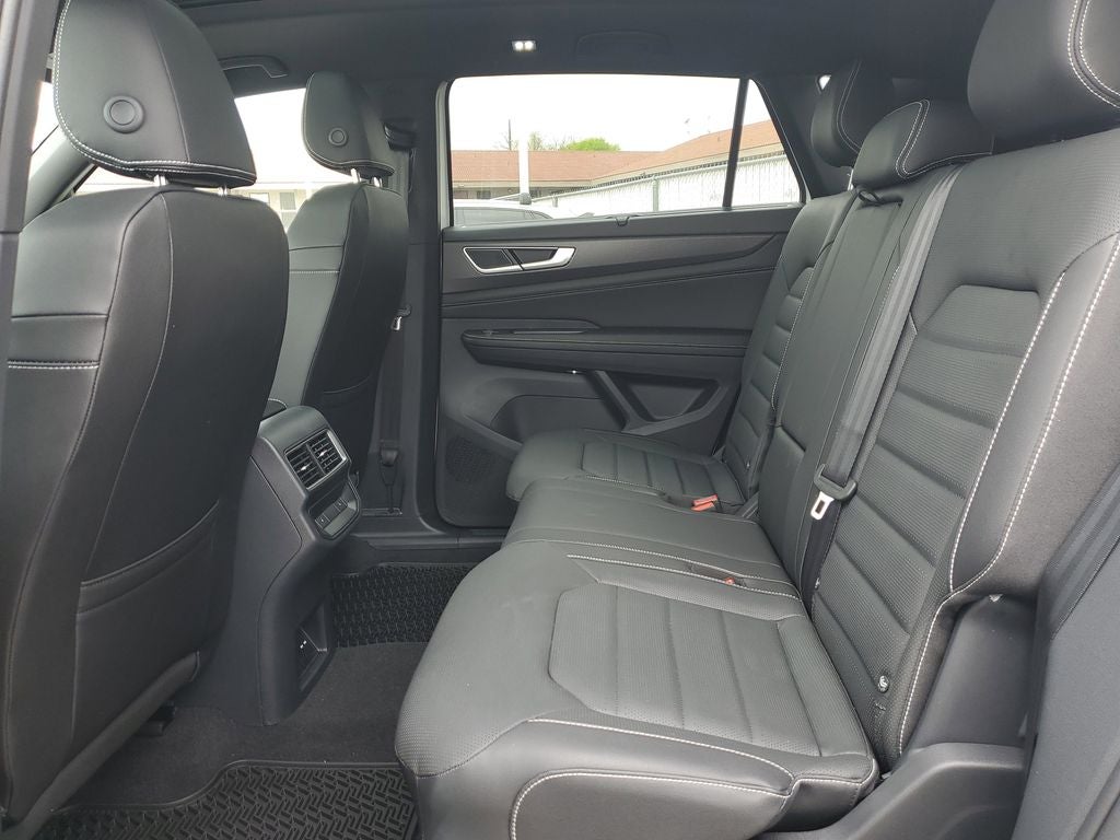 2026 Volkswagen Atlas Cross Sport 2.0T SEL R-Line Black