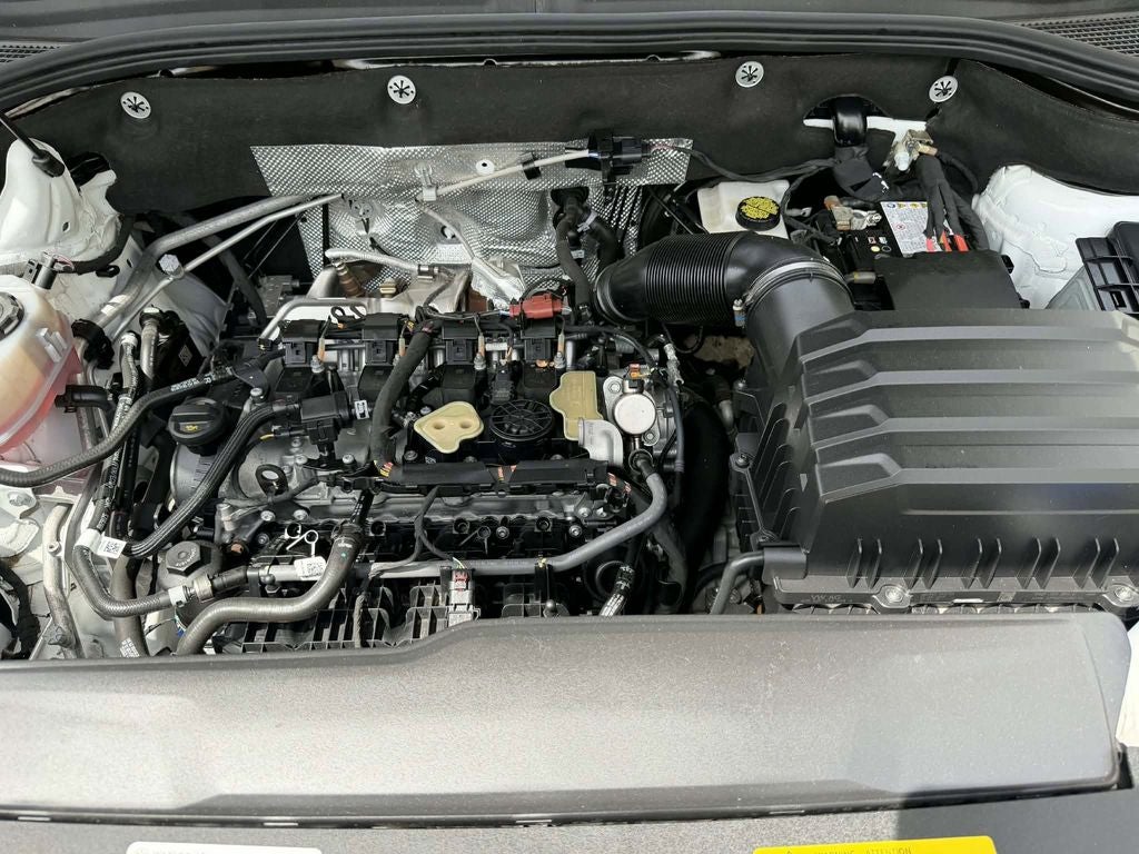 2024 Volkswagen Atlas Cross Sport 2.0T SEL R-Line