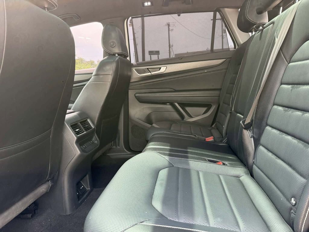 2024 Volkswagen Atlas Cross Sport 2.0T SEL R-Line