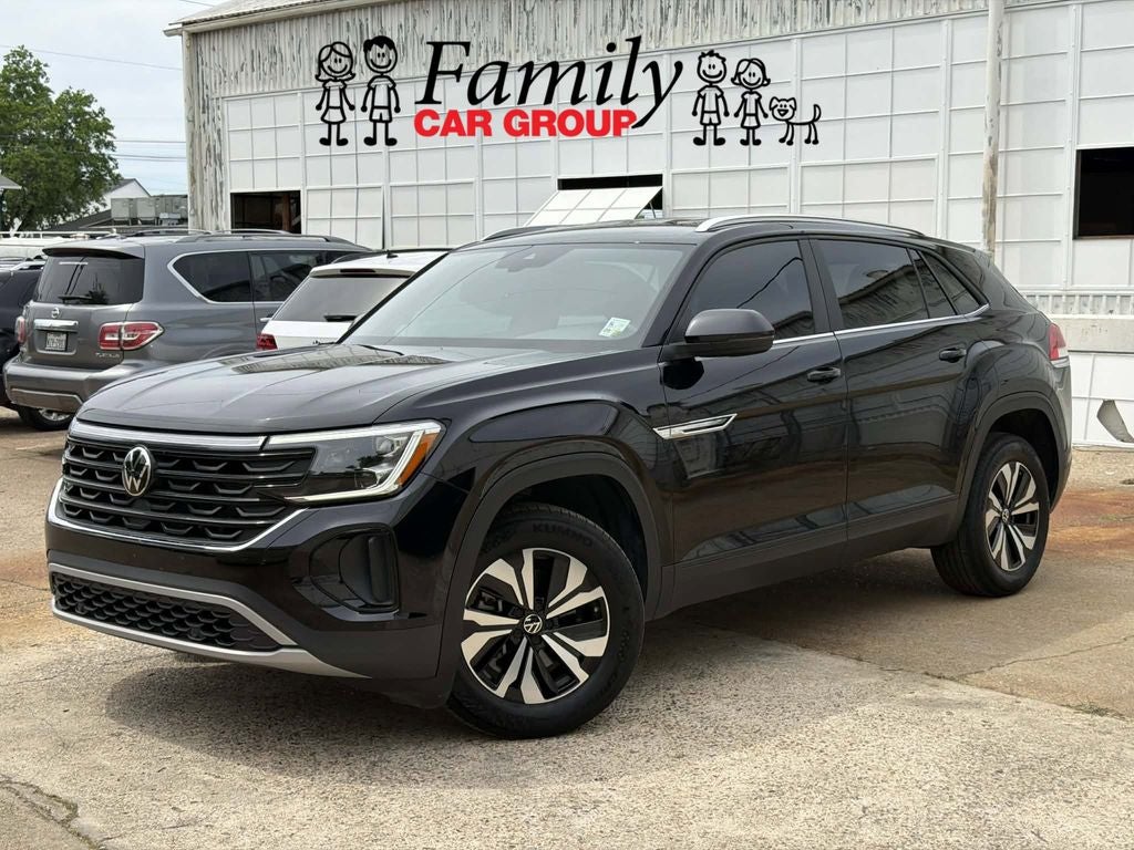 2024 Volkswagen Atlas Cross Sport 2.0T SE's photo