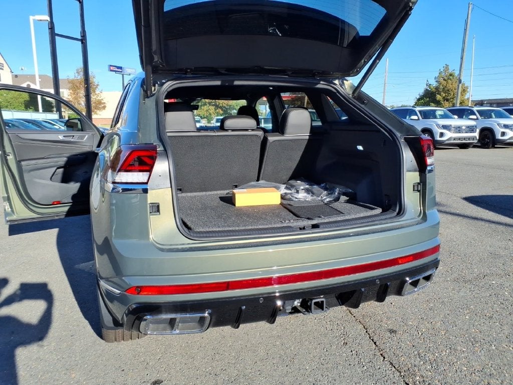 2026 Volkswagen Atlas Cross Sport SEL Premium R-Line