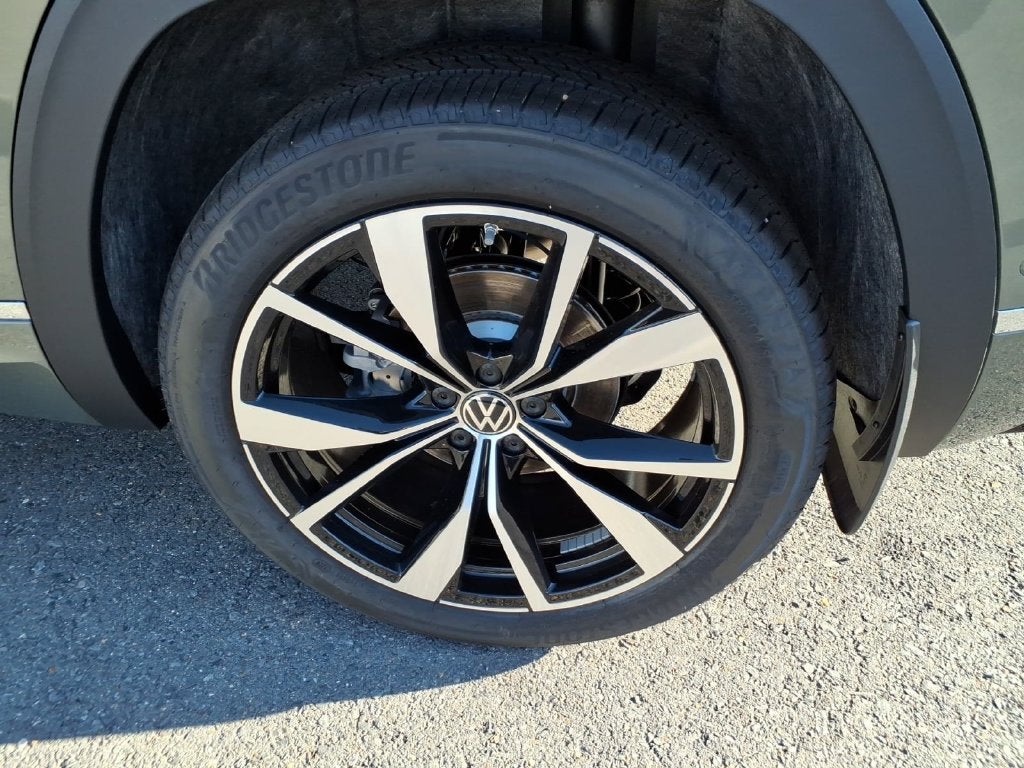 2026 Volkswagen Atlas Cross Sport SEL Premium R-Line