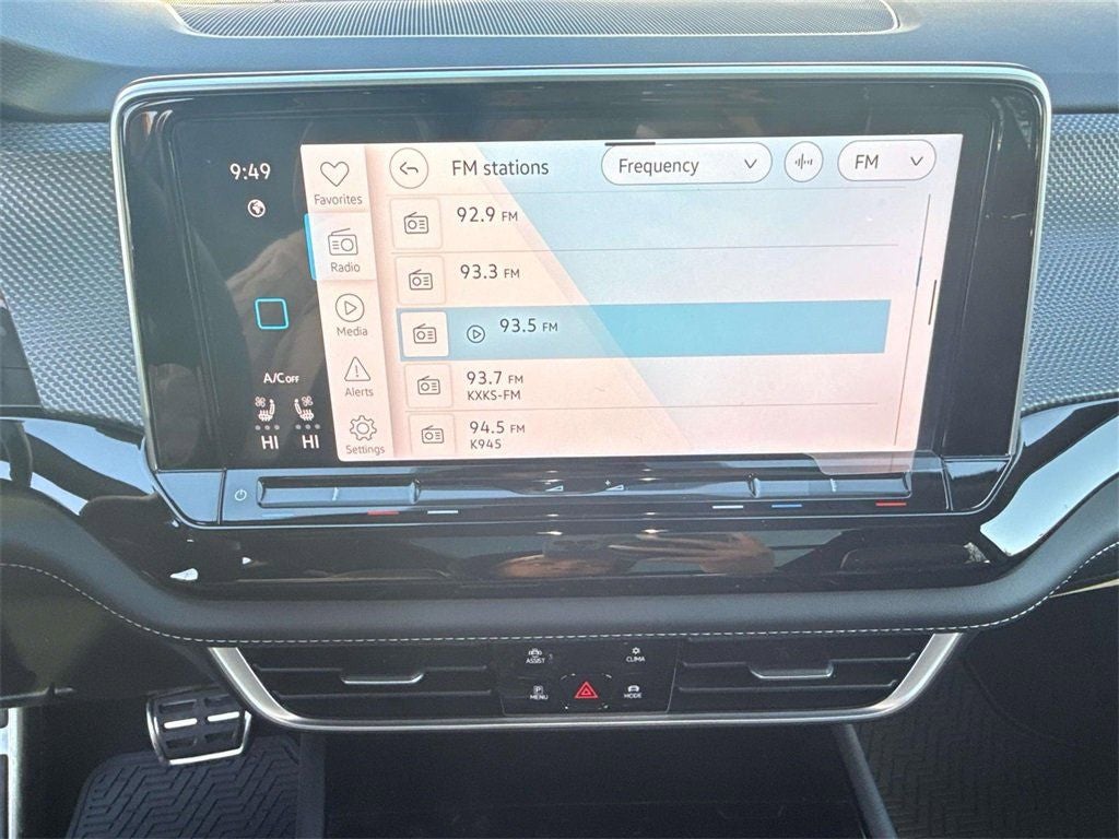 2026 Volkswagen Atlas Cross Sport 2.0T SEL Premium R-Line