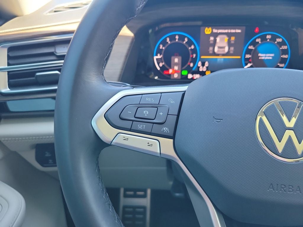 2024 Volkswagen Atlas 2.0T SEL Premium R-Line