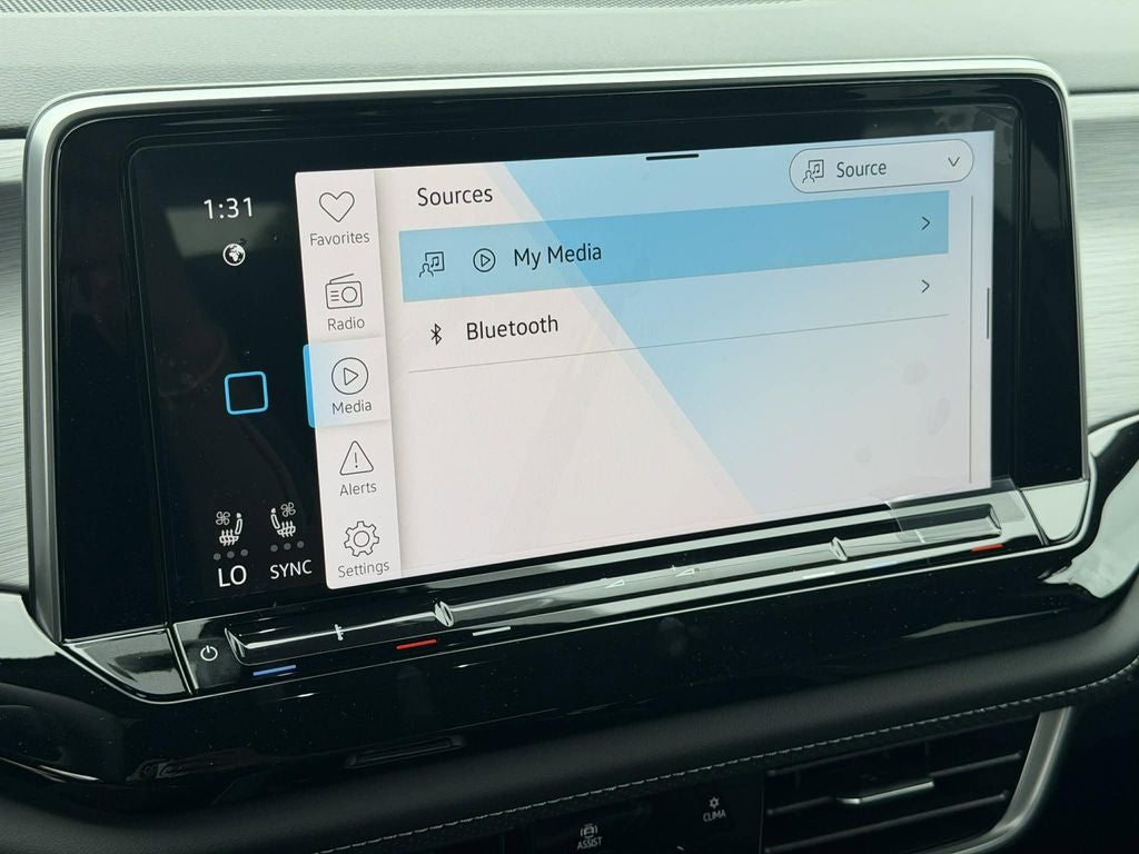 2026 Volkswagen Atlas Cross Sport 2.0T SE w/Technology