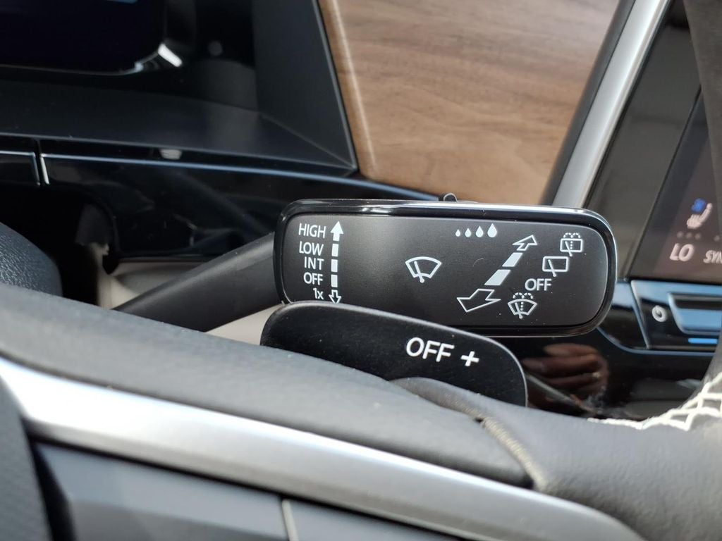 2026 Volkswagen Atlas SE w/Technology