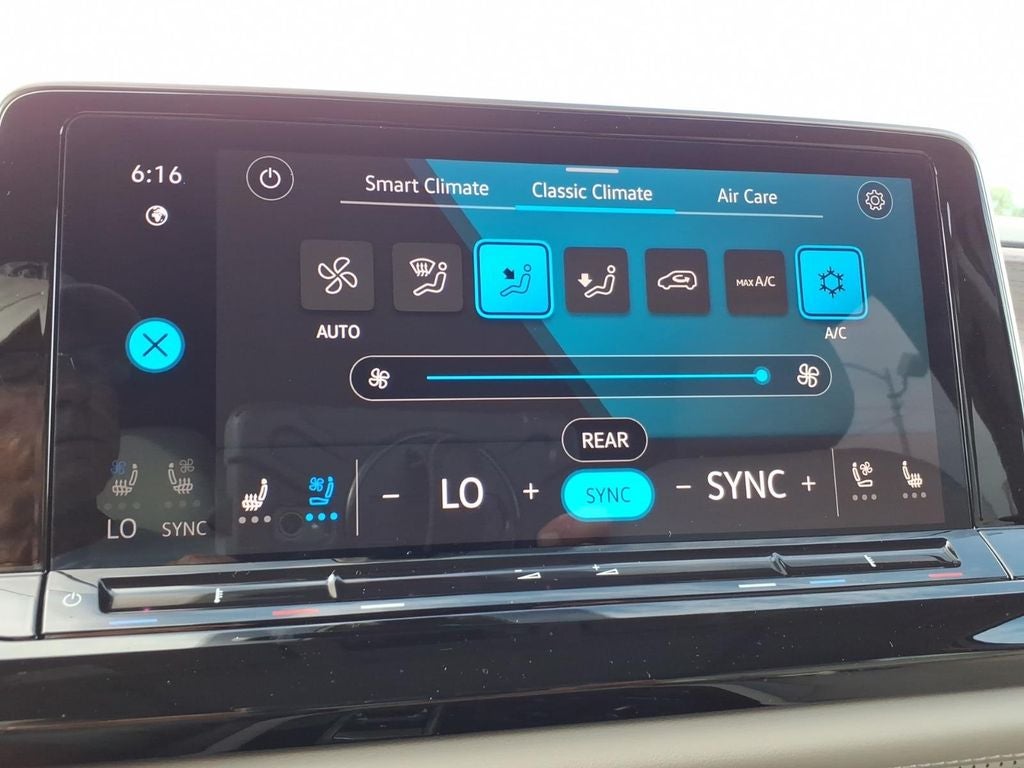 2026 Volkswagen Atlas SE w/Technology