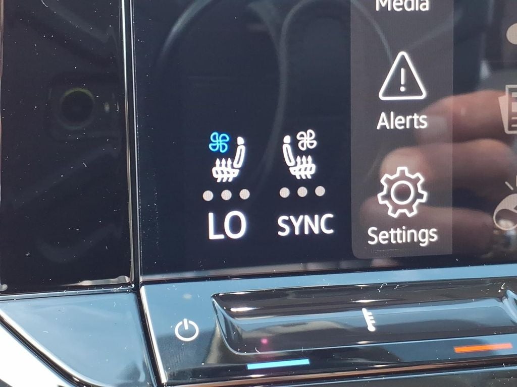 2026 Volkswagen Atlas SE w/Technology