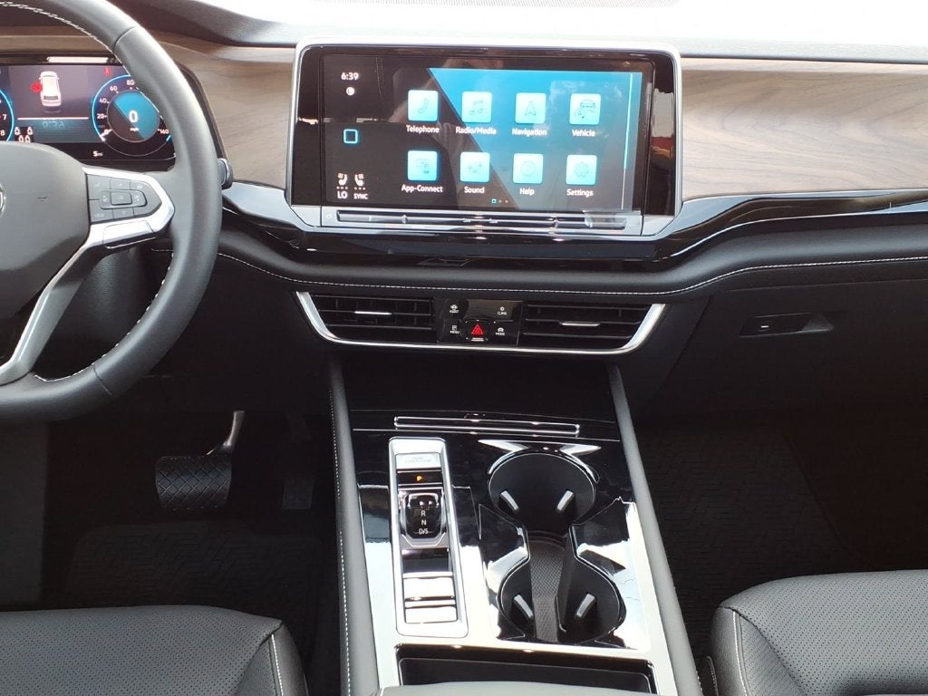 2026 Volkswagen Atlas SE w/Technology