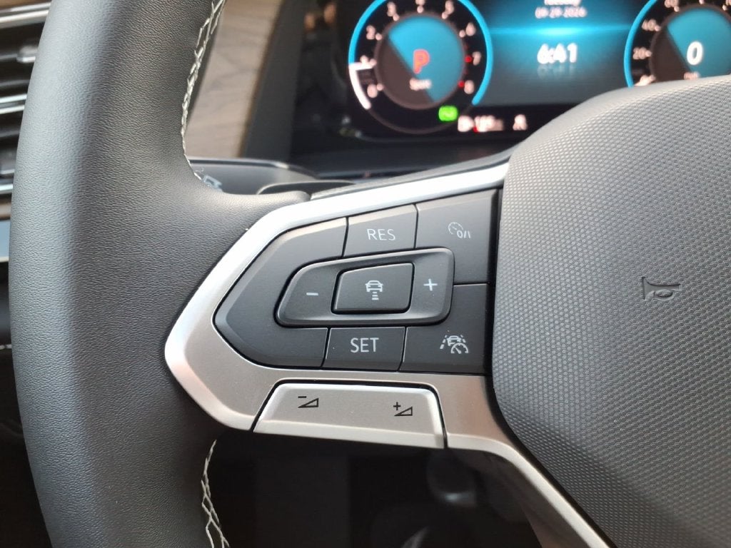 2026 Volkswagen Atlas SE w/Technology