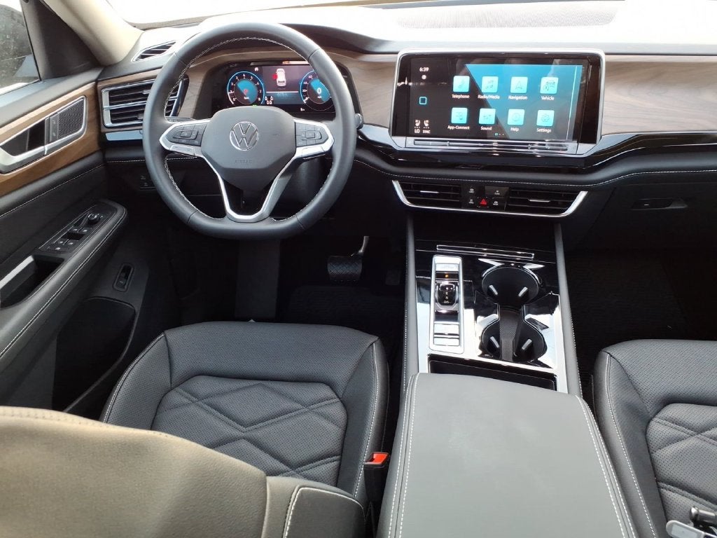 2026 Volkswagen Atlas SE w/Technology