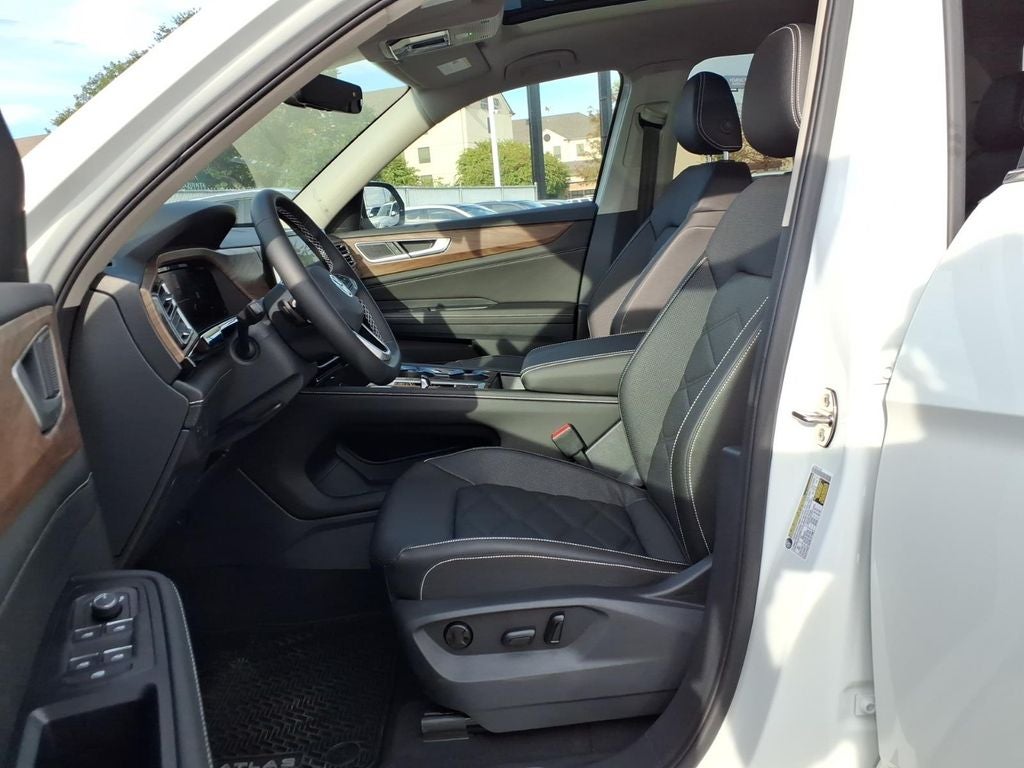 2026 Volkswagen Atlas SE w/Technology