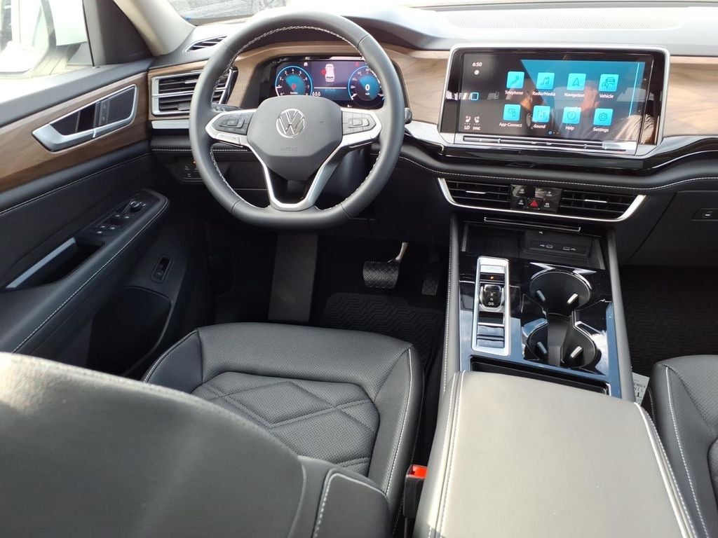 2026 Volkswagen Atlas SE w/Technology