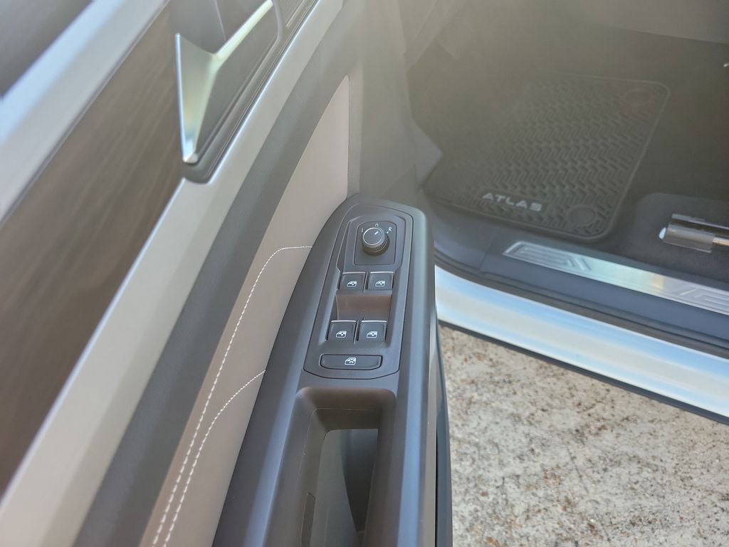 2023 Volkswagen Atlas 2.0T SE w/Technology