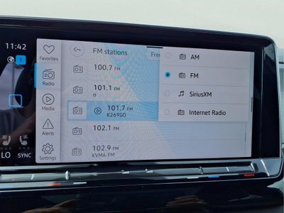 2024 Volkswagen Atlas Cross Sport 2.0T SE w/Technology