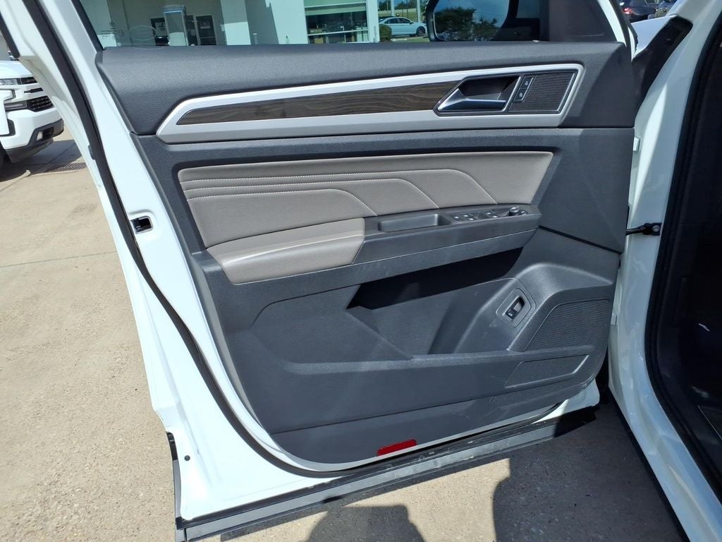 2023 Volkswagen Atlas 2.0T SE w/Technology