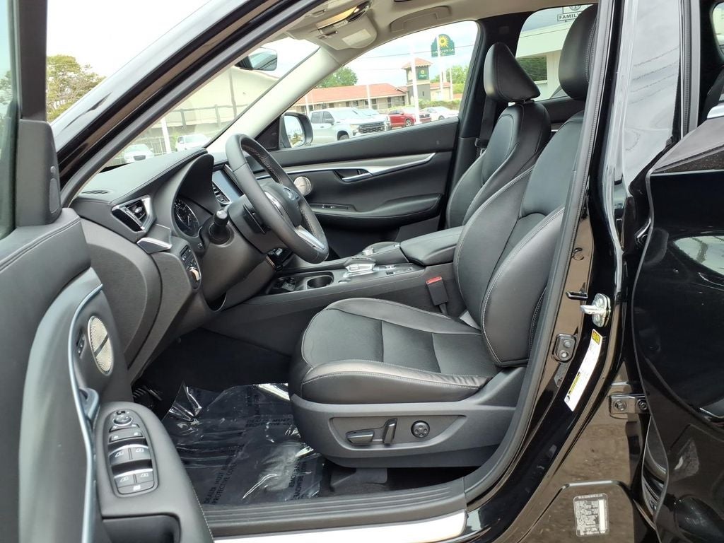 2023 INFINITI QX50 LUXE