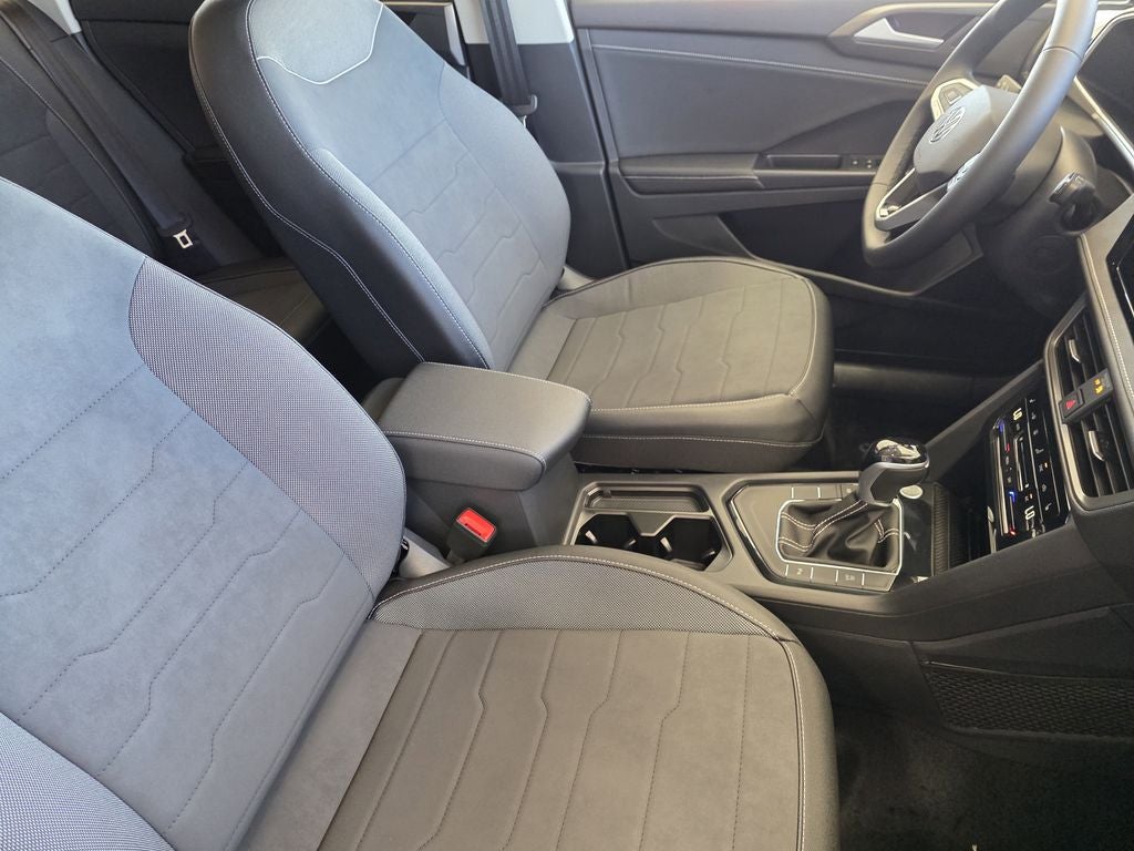 2026 Volkswagen Taos 1.5T SE Black