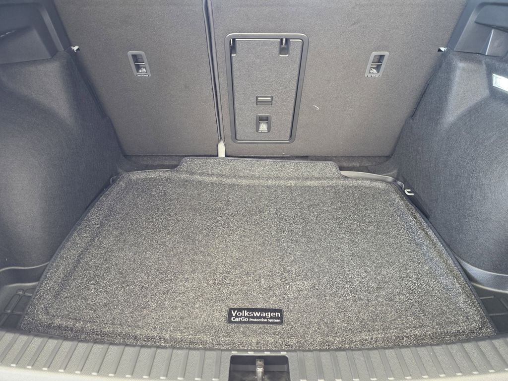 2026 Volkswagen Taos 1.5T SE Black