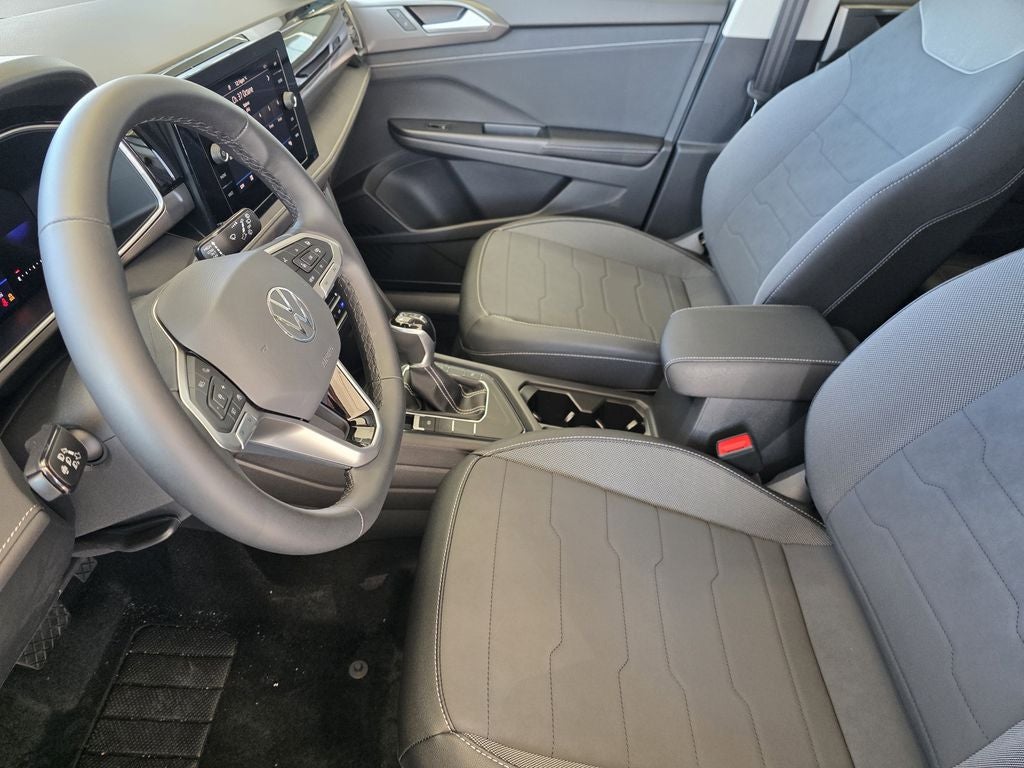 2026 Volkswagen Taos 1.5T SE Black