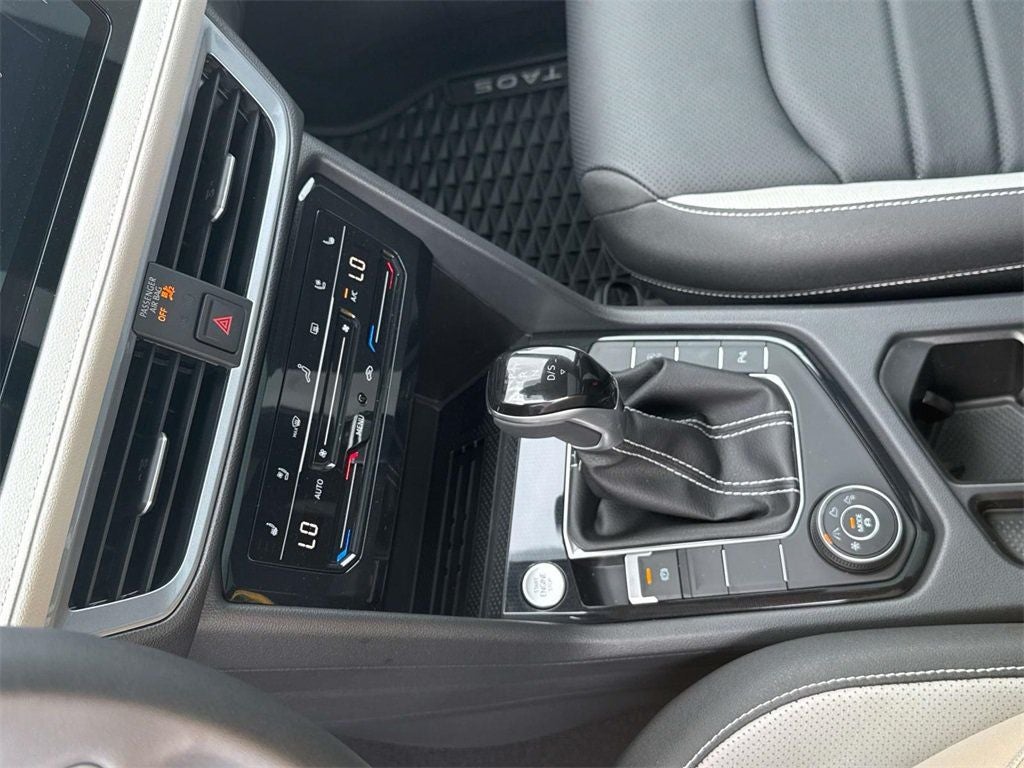 2025 Volkswagen Taos 1.5T SEL