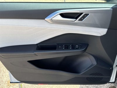 2025 Volkswagen Taos 1.5T SEL