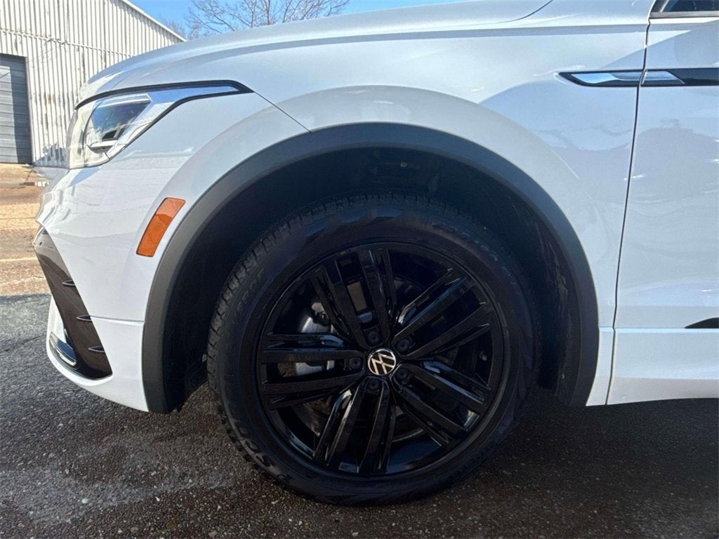 2022 Volkswagen Tiguan 2.0T SE R-Line Black
