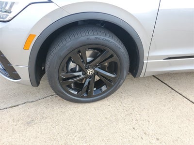 2023 Volkswagen Tiguan 2.0T SE R-Line Black