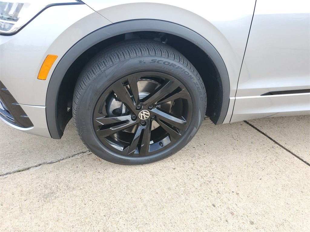 2023 Volkswagen Tiguan 2.0T SE R-Line Black