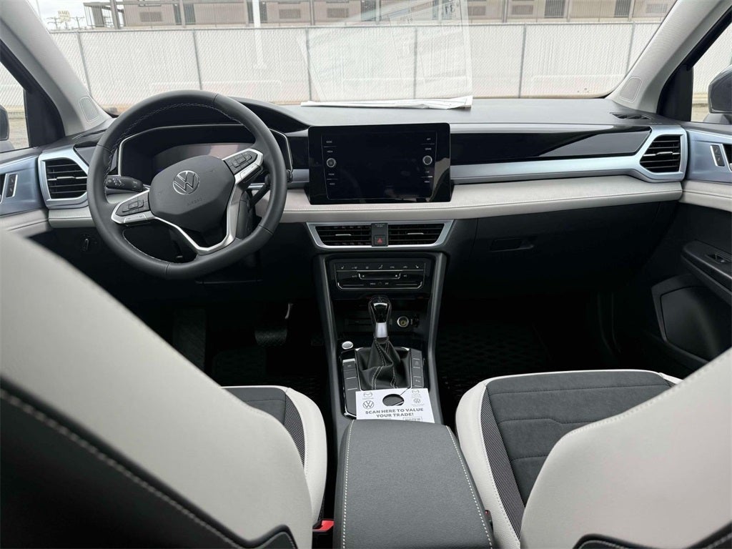 2025 Volkswagen Taos 1.5T SE