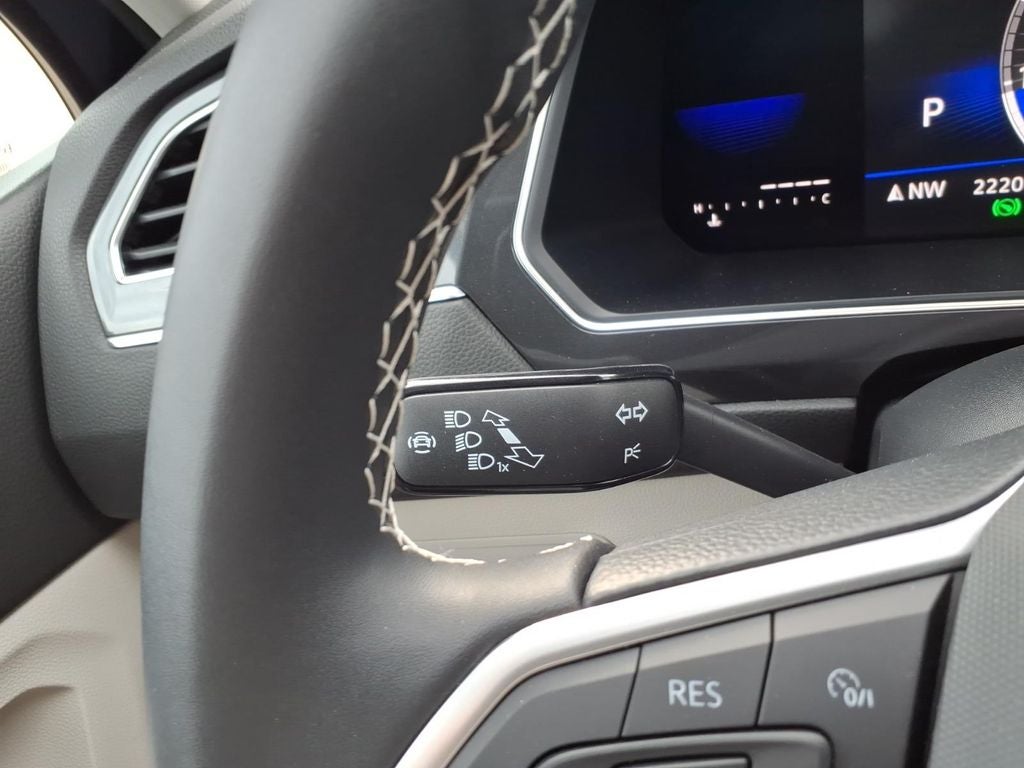 2023 Volkswagen Tiguan 2.0T SE