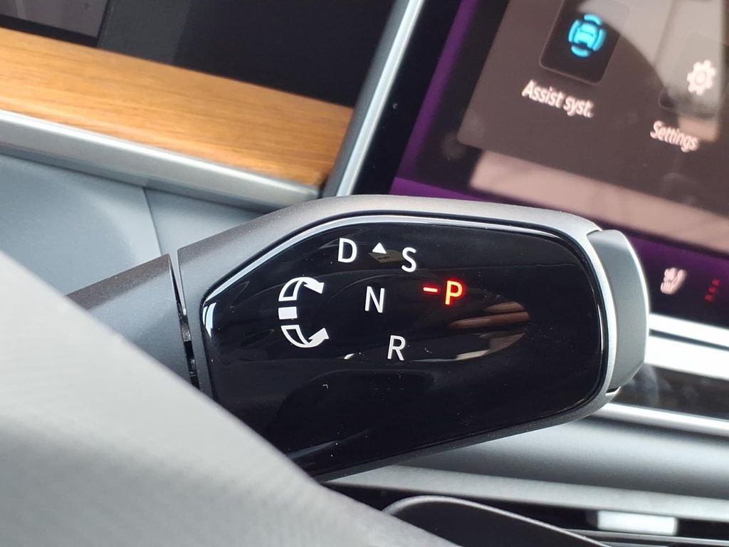 2026 Volkswagen Tiguan 2.0T SEL R-Line Turbo