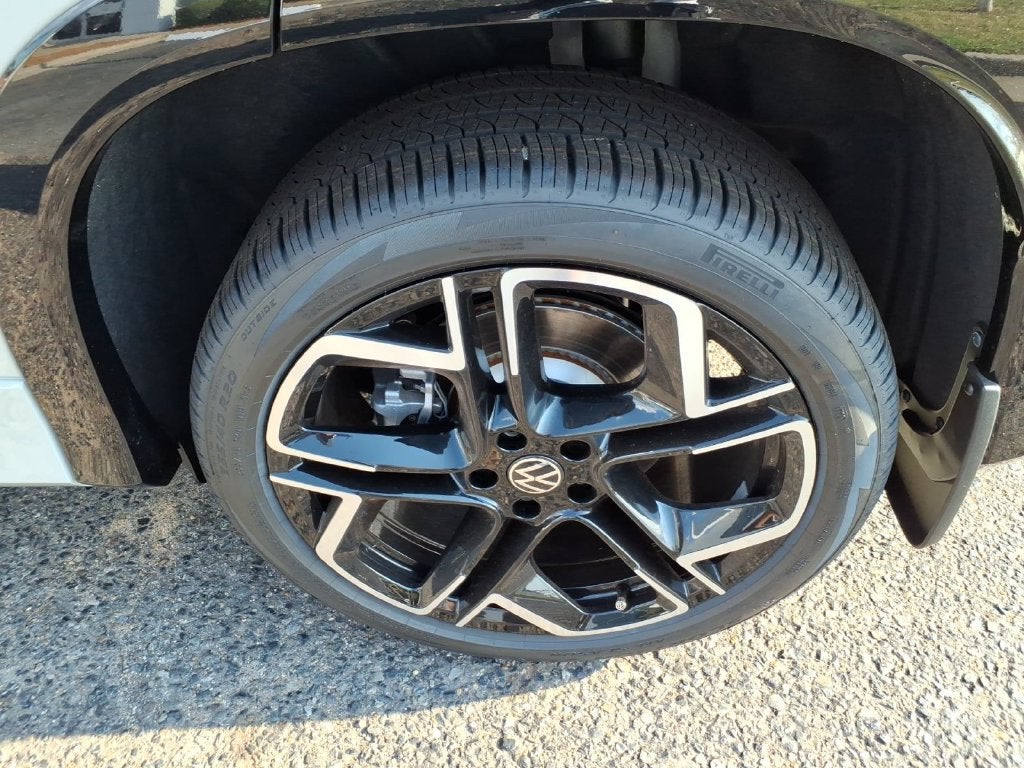 2026 Volkswagen Tiguan SEL R-Line Turbo