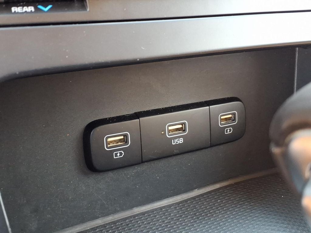 2023 Kia Carnival LX Seat Package