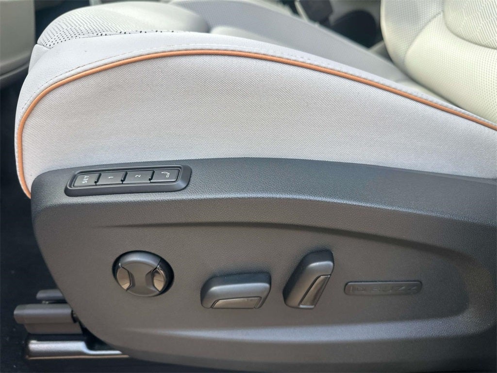 2025 Volkswagen ID. Buzz Pro S Plus