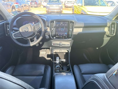 2024 Volvo XC40 B5 Plus Dark Theme