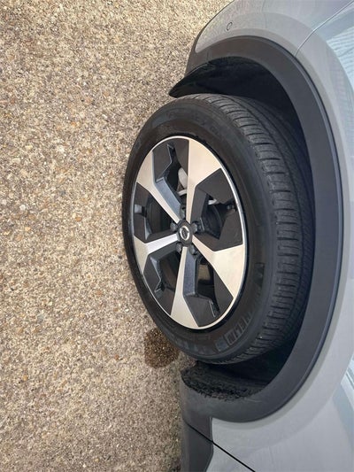 2024 Volvo XC40 B5 Plus Dark Theme