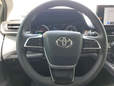 2025 Toyota Sienna XLE 8 Passenger