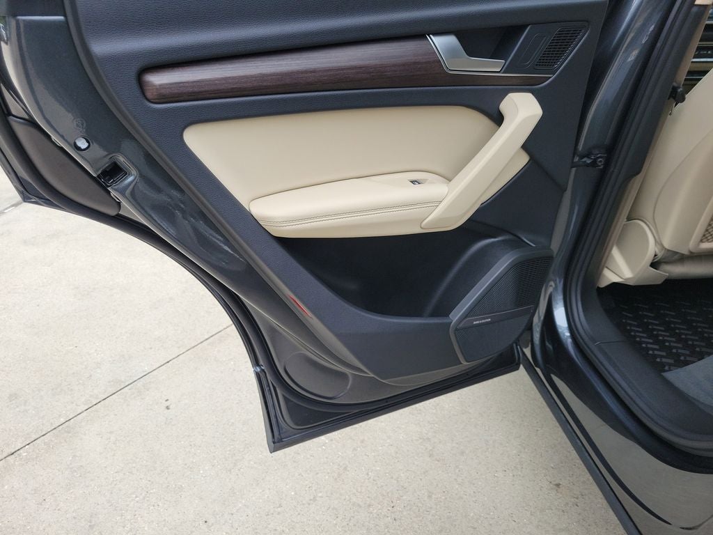 2023 Audi Q5 45 S line Premium quattro