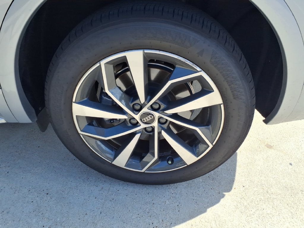 2023 Audi Q5 45 S line Prestige quattro