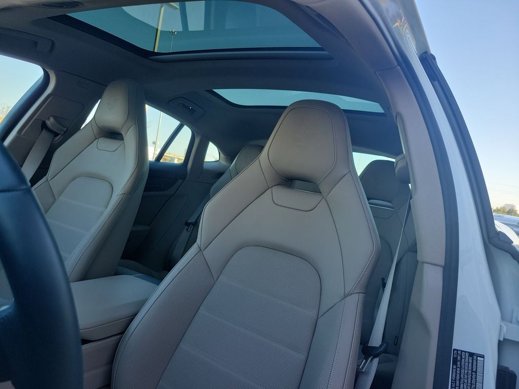 2025 Porsche Panamera 4