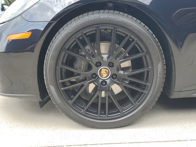 2023 Porsche Panamera 4 Platinum Edition