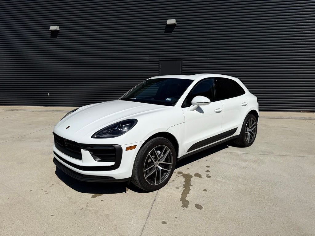 2023 Porsche Macan Base