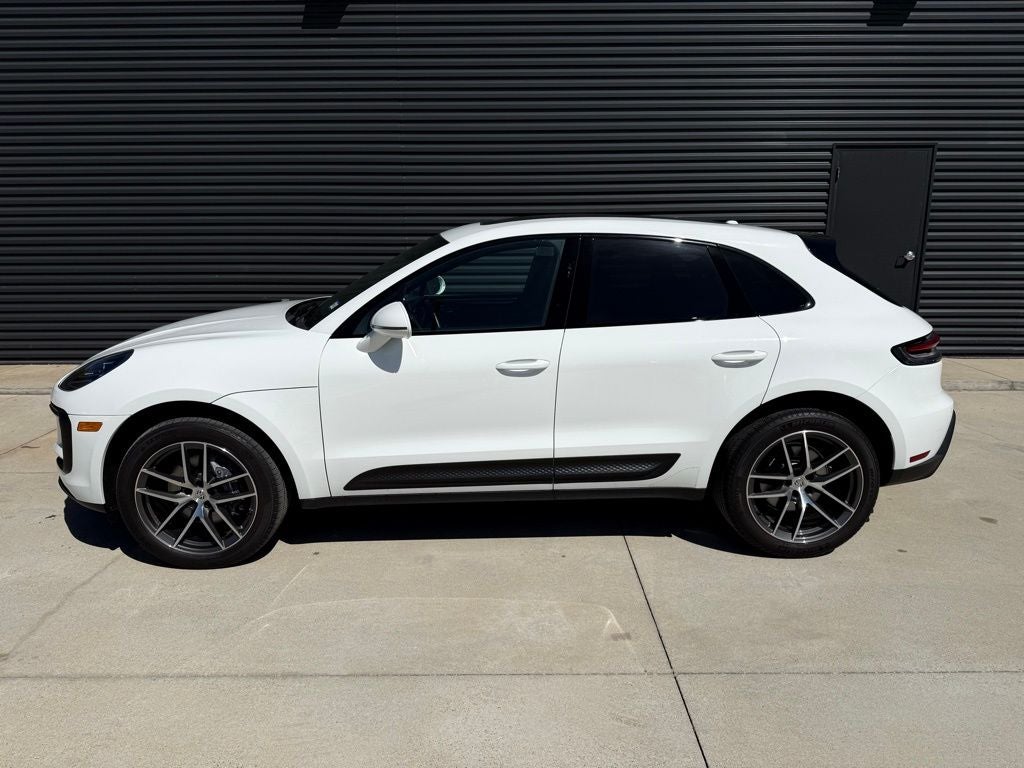 2023 Porsche Macan Base